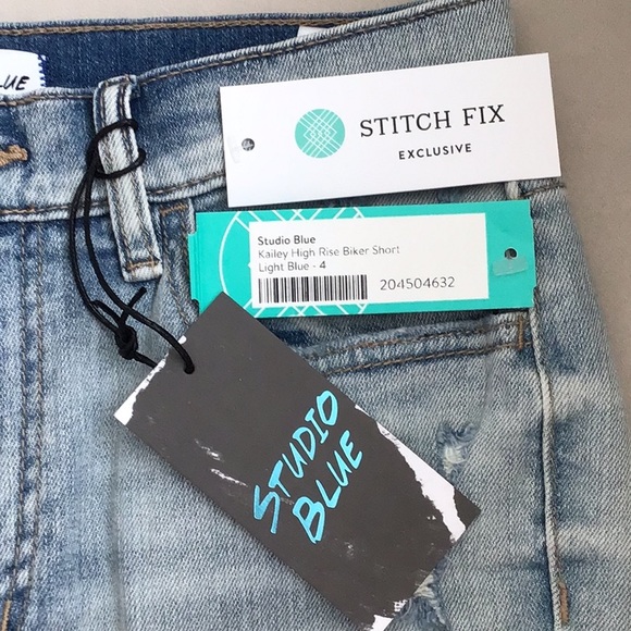 High rise, denim shorts - Picture 3 of 3